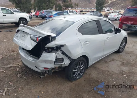 2019 Toyota Yaris Le z USA, uszkodzony, nr VIN 3MYDLBYV9KY520812